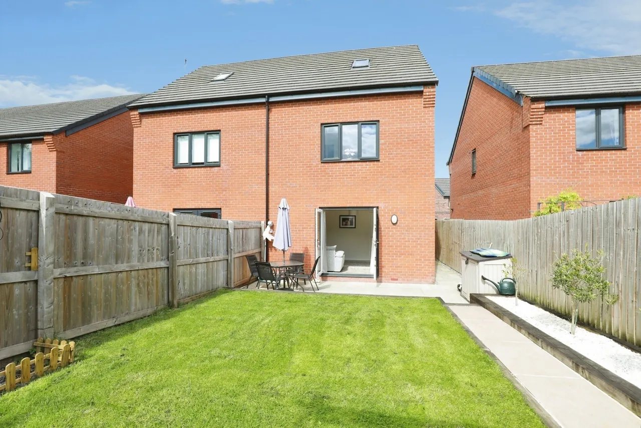 Dartmoor Close, Winsford, Cheshire, CW7, photo 19