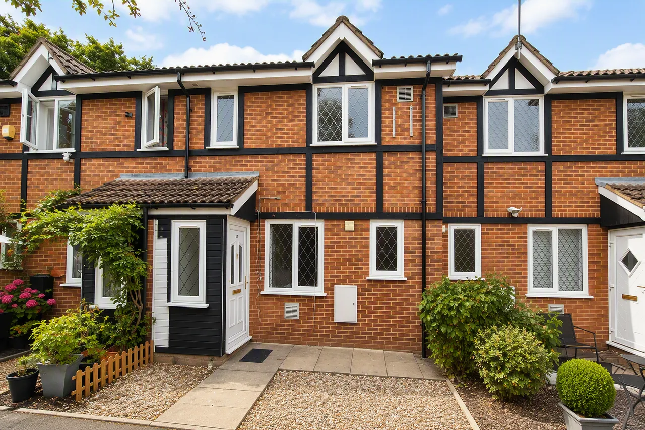 1 bed house to rent — Hawthorn Close, Hounslow, TW5