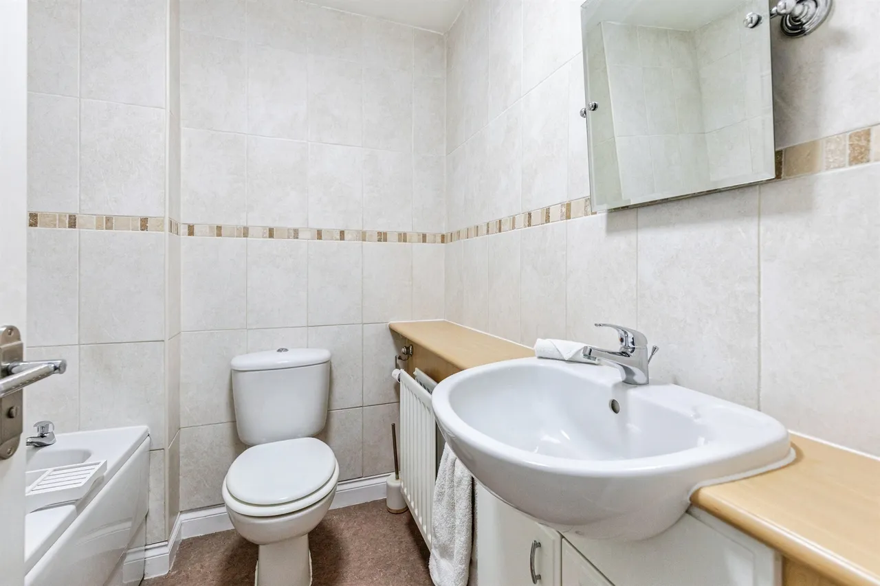 School Lane, Higham Ferrers, NN10, photo 9