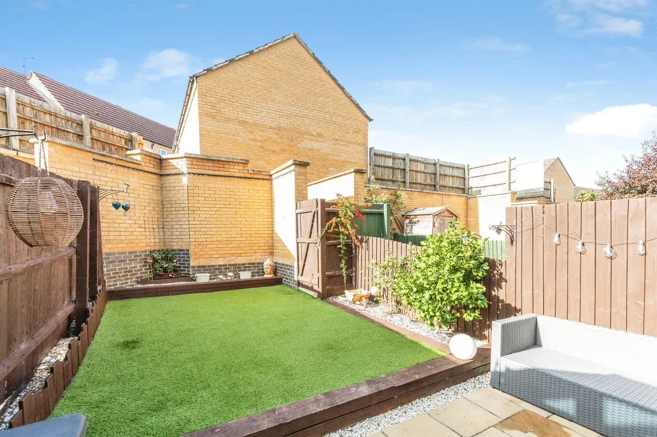 School Lane, Higham Ferrers, NN10, photo 6