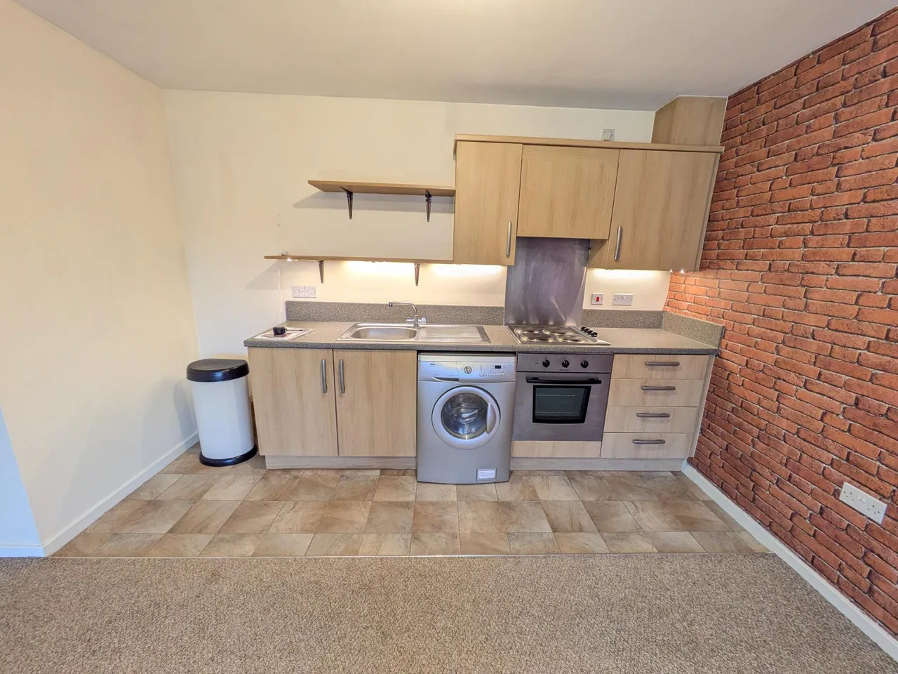 Cromford Court, Grantham, NG31, photo 5