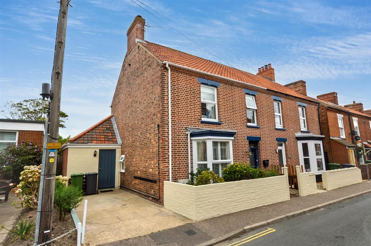 5 bed house for sale, New Road, Sheringham, NR26
