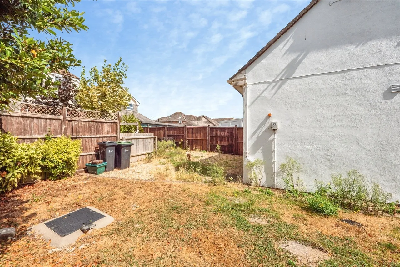Littlemoor Road, Weymouth, DT3, photo 17