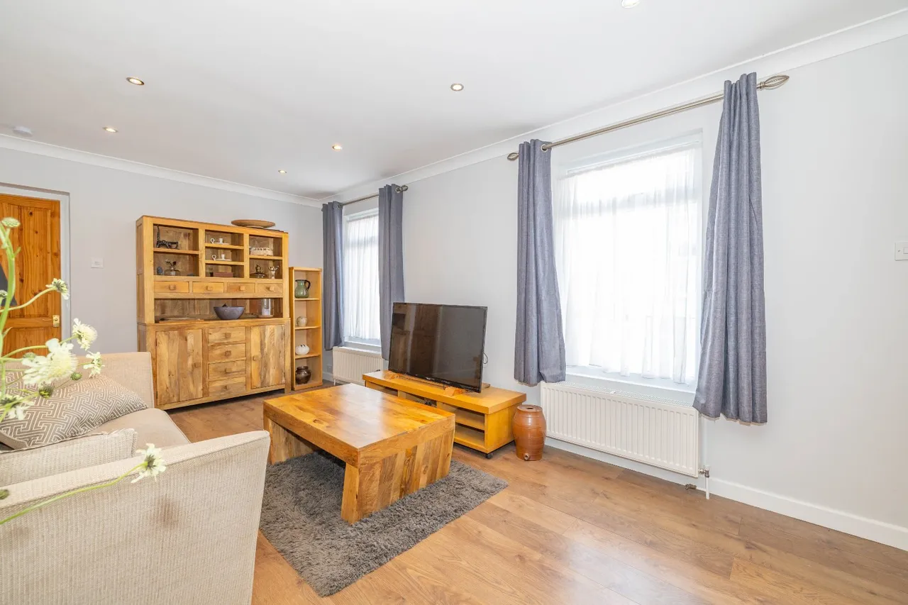 St. Johns Road, Faversham, ME13, photo 2