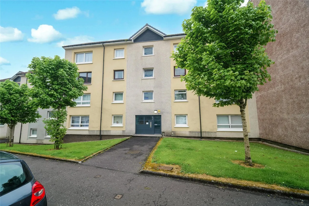 2 bed flat for sale — Ann Street, Greenock, PA15