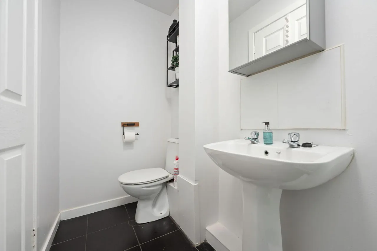 East Bridge Street, Falkirk, FK1 1YB, photo 13