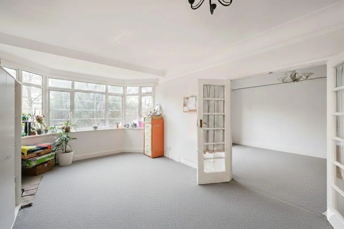 2 bed flat for sale, Belsize Avenue, London, NW3
