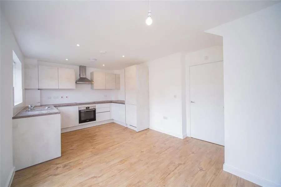 Hailwood Avenue, Crowthorne, RG45, photo 3