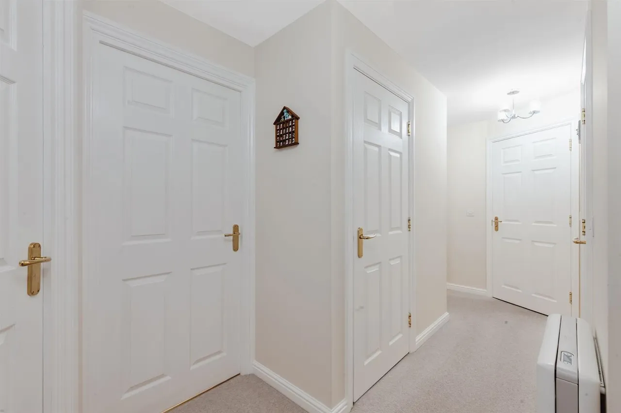 Junction Road, Warley, CM14, photo 12