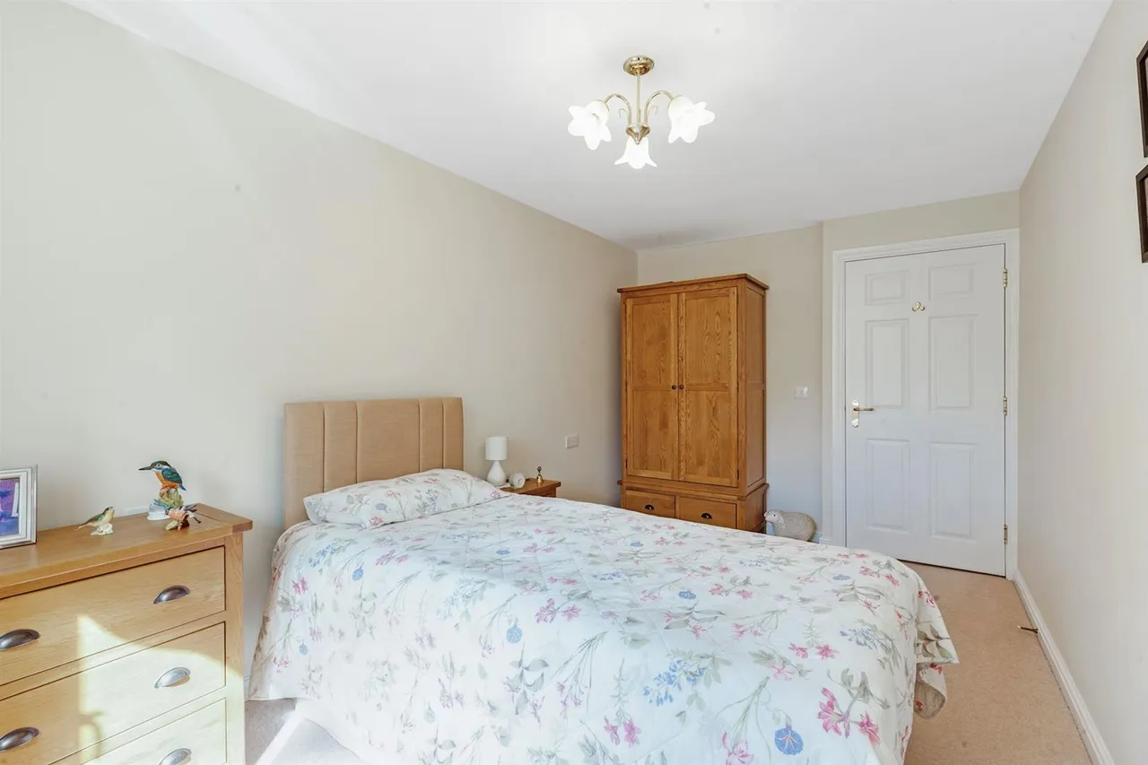 Junction Road, Warley, CM14, photo 14