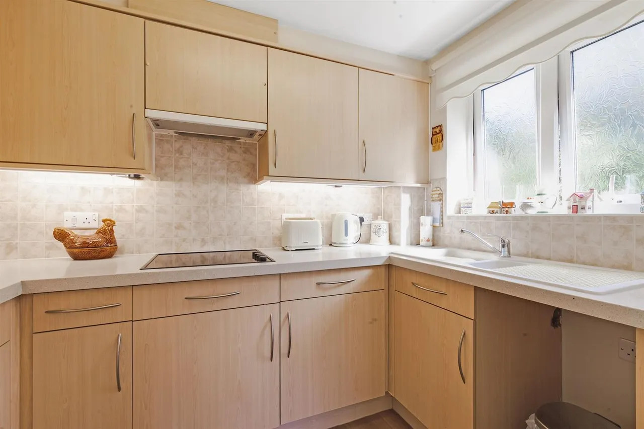 Junction Road, Warley, CM14, photo 3