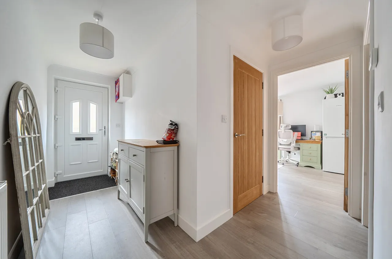 Bastins Close, Park Gate, SO31, photo 7