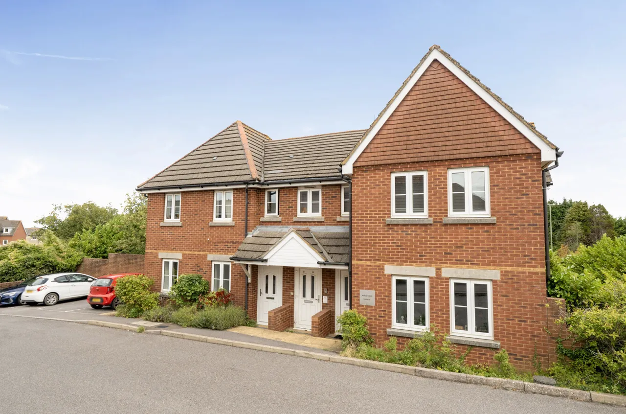 Bastins Close, Park Gate, SO31, photo 11