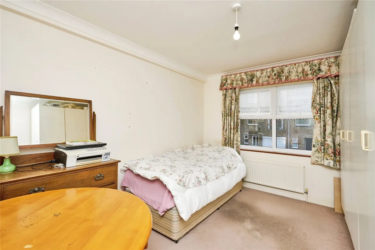 East Hill Road, Ryde, PO33, photo 4