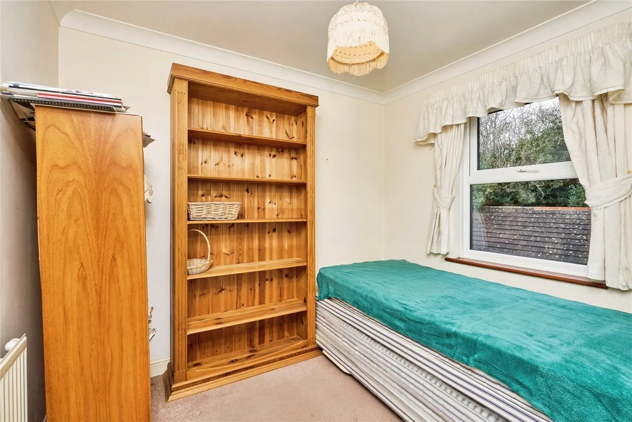 East Hill Road, Ryde, PO33, photo 5
