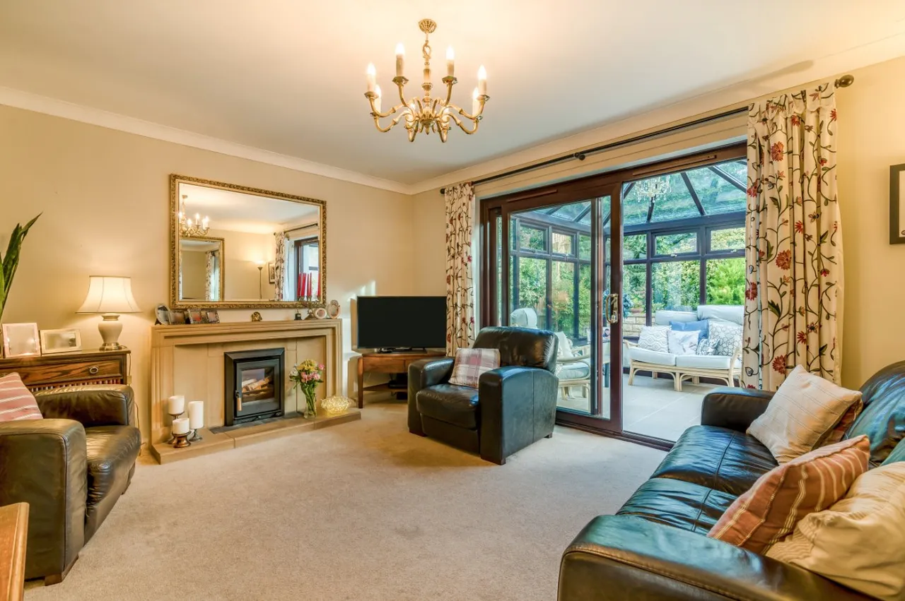 The Chestertons, Bathampton, BA2, photo 2
