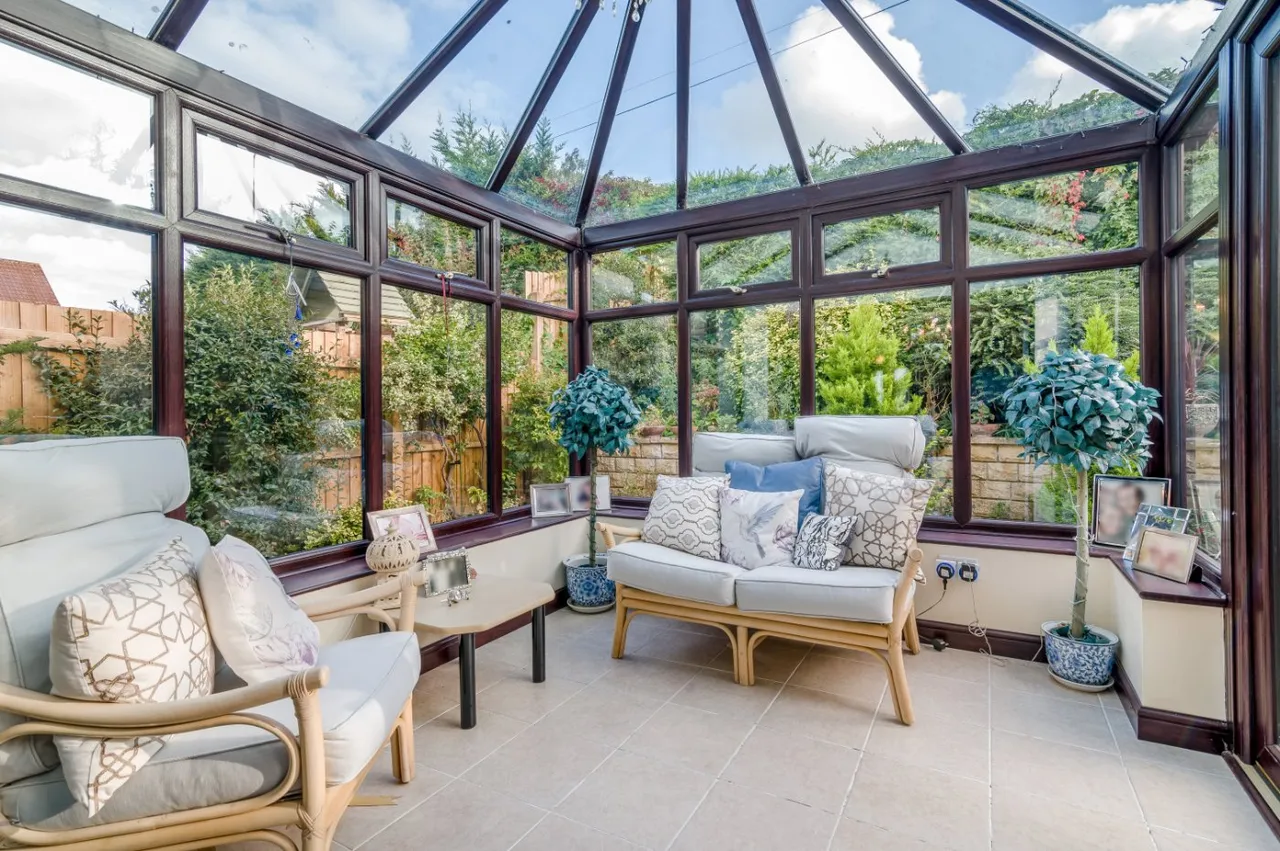 The Chestertons, Bathampton, BA2, photo 11