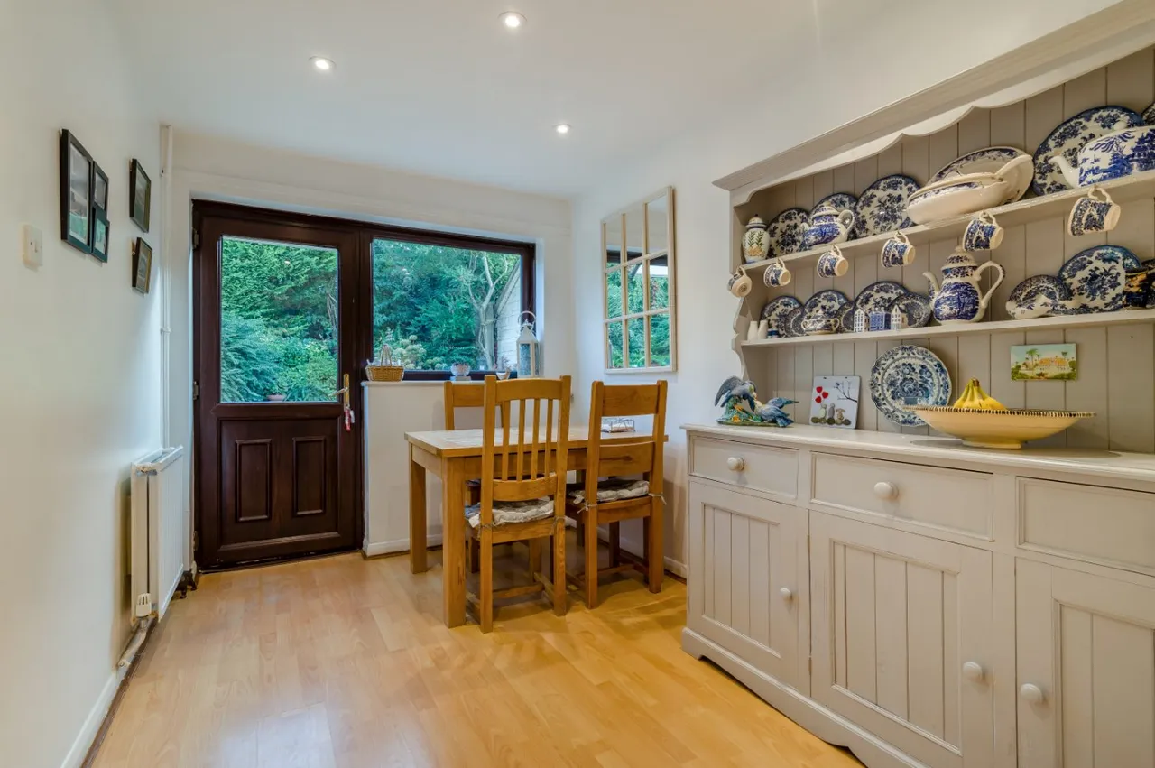 The Chestertons, Bathampton, BA2, photo 6