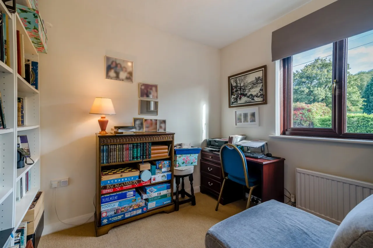 The Chestertons, Bathampton, BA2, photo 9