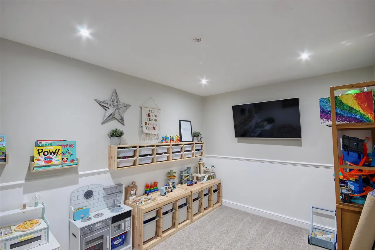 Avocet Close, Hornsea, photo 16