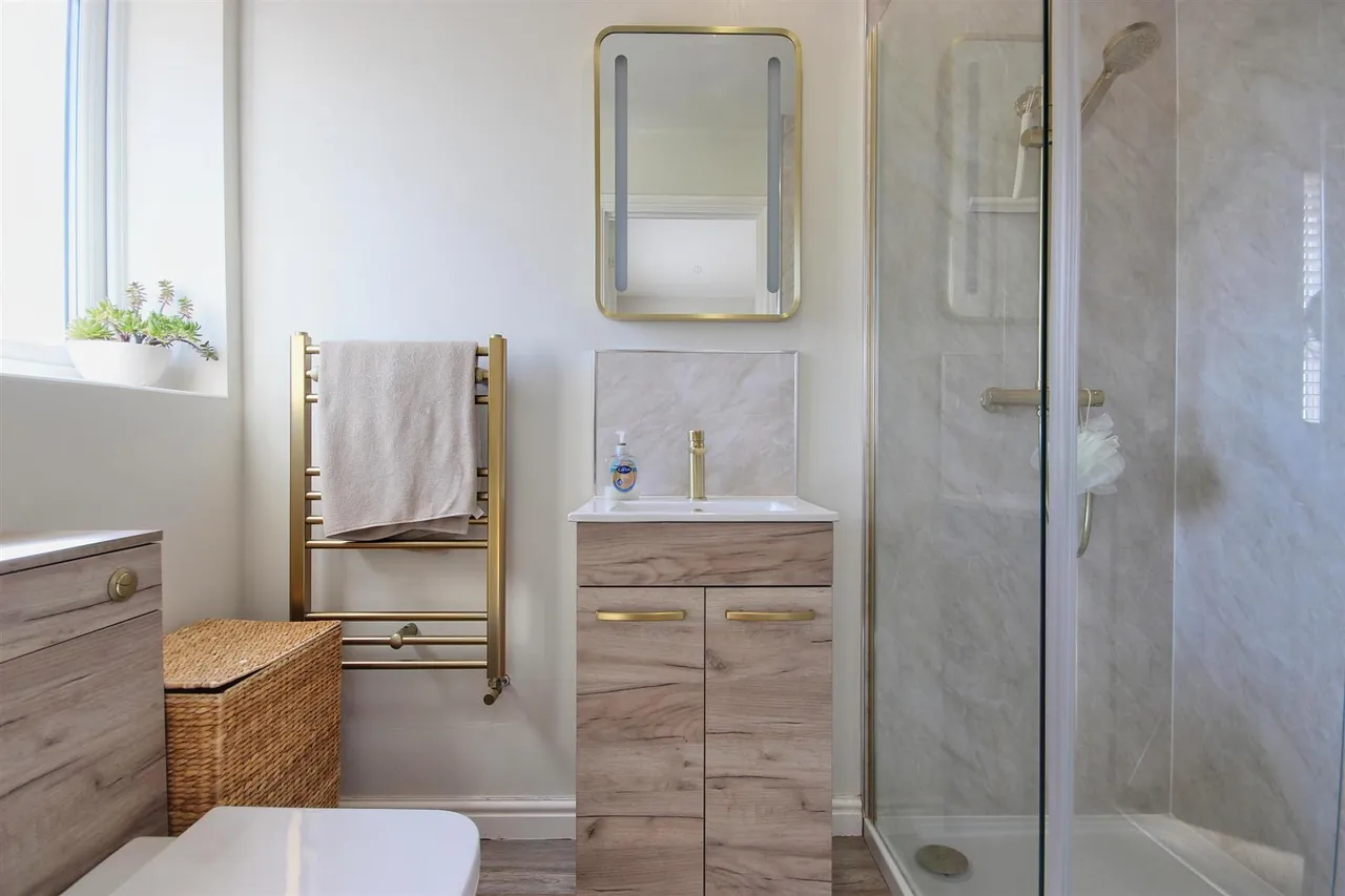 Avocet Close, Hornsea, photo 9