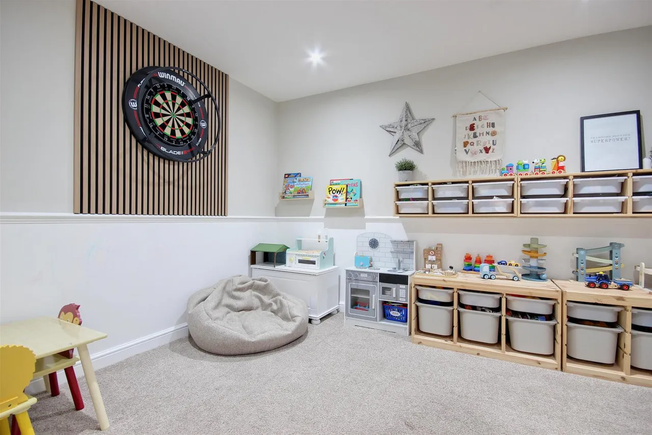 Avocet Close, Hornsea, photo 6
