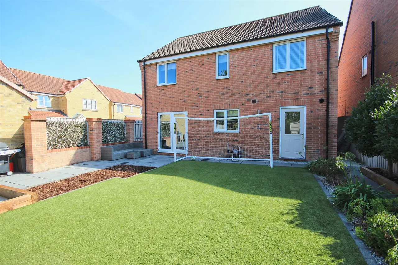 Avocet Close, Hornsea, photo 26