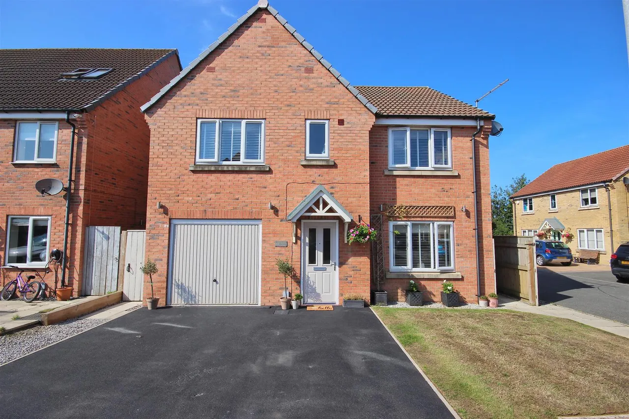 Avocet Close, Hornsea, photo 29