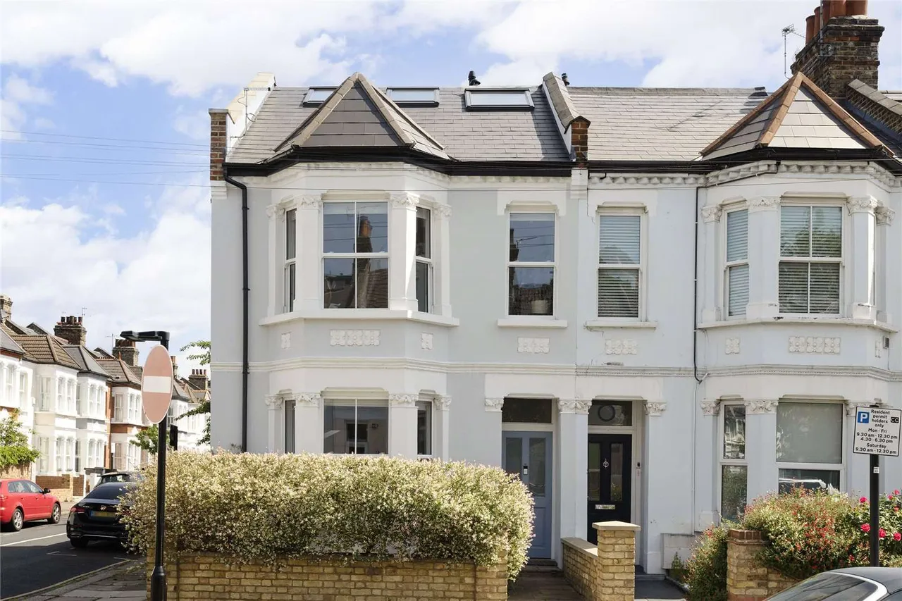 Eastbury Grove, London, W4, photo 4