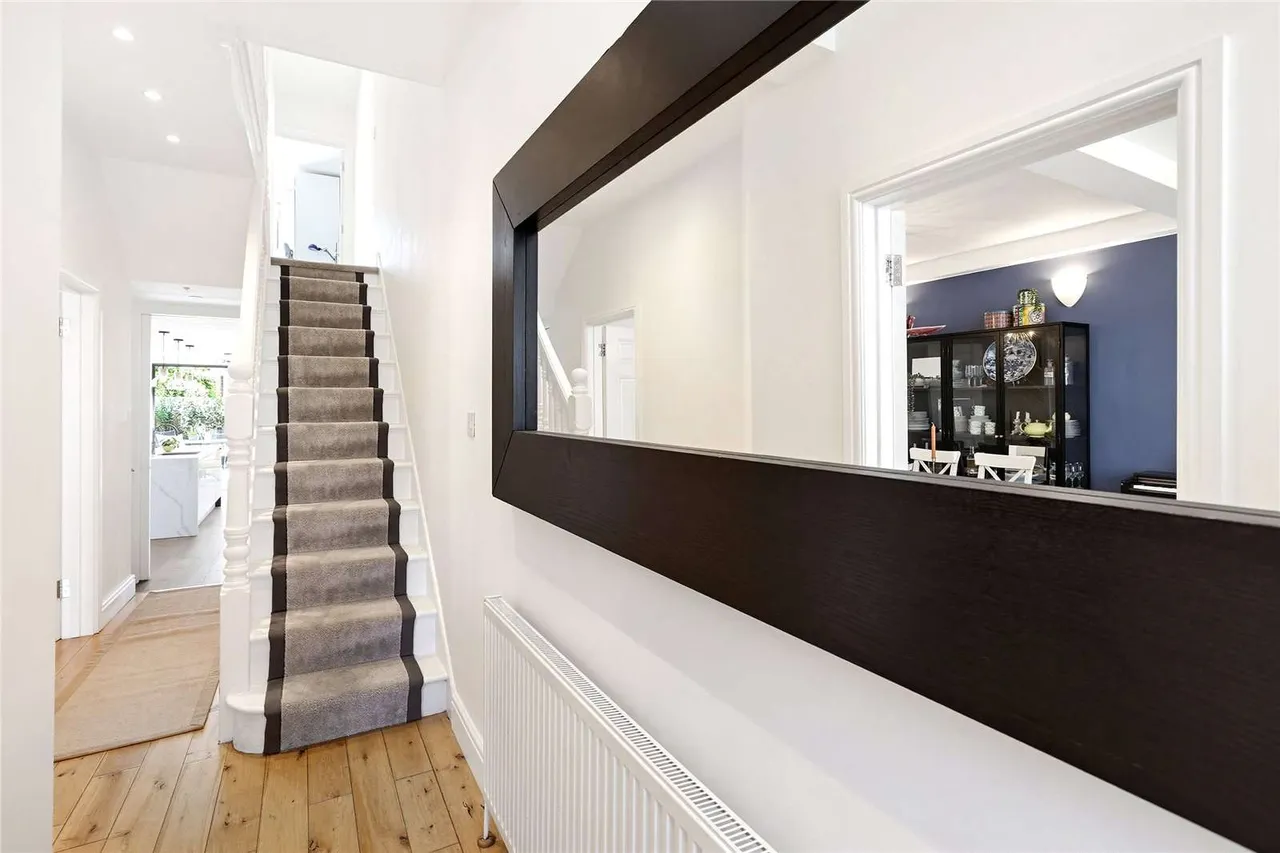 Eastbury Grove, London, W4, photo 9