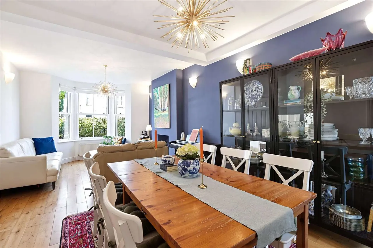 Eastbury Grove, London, W4, photo 7