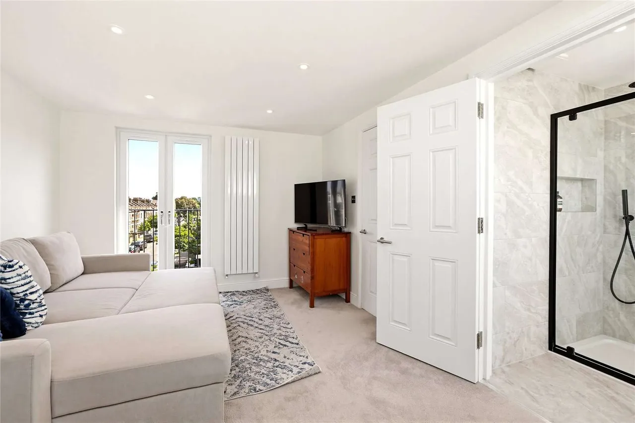 Eastbury Grove, London, W4, photo 16