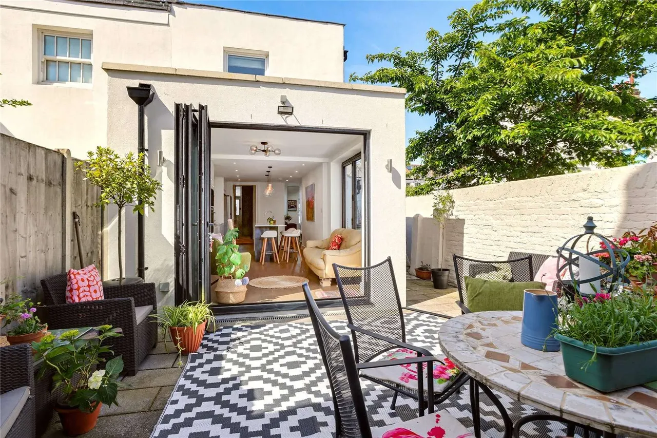 Eastbury Grove, London, W4, photo 18