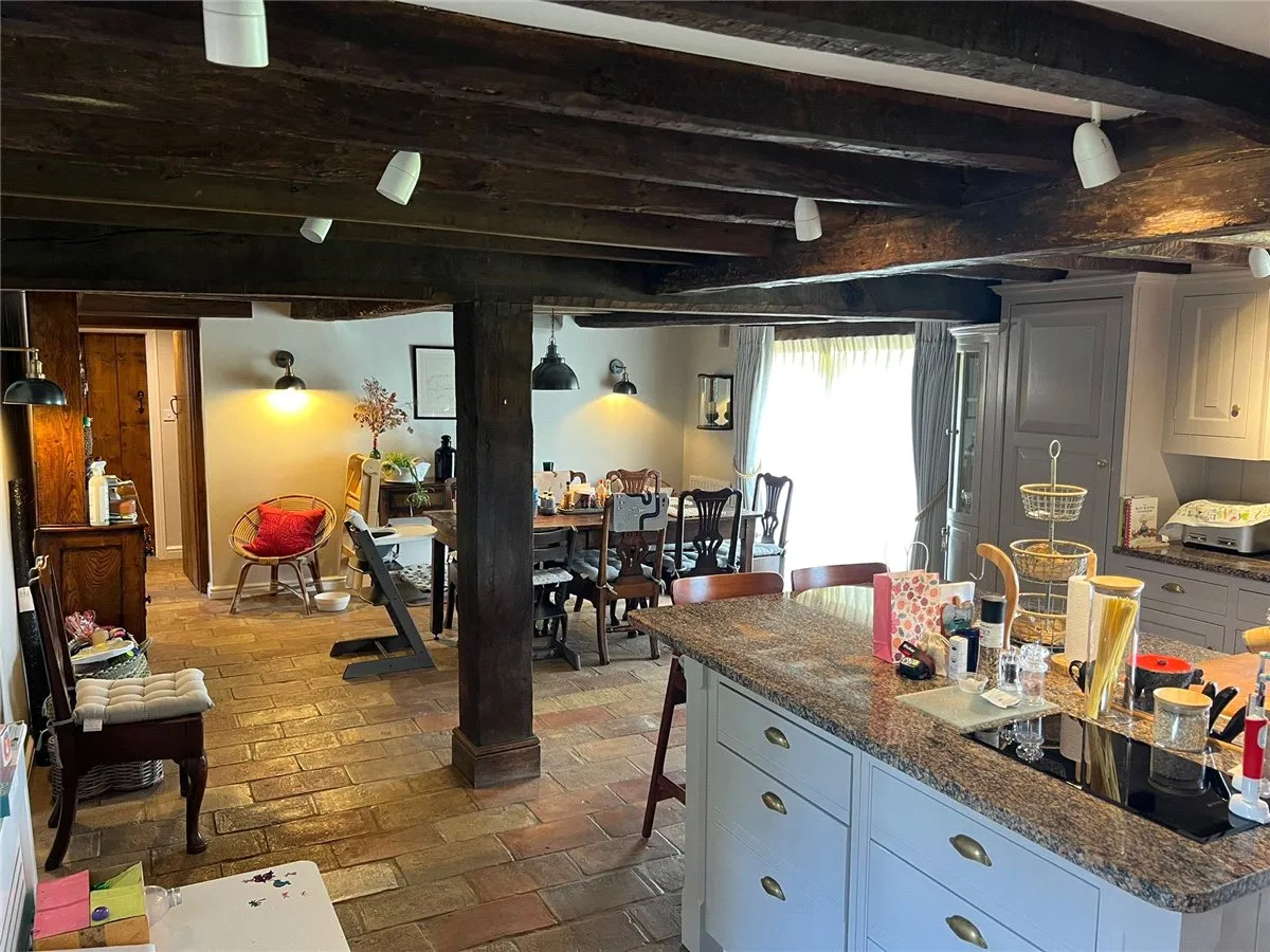 Lambourn Woodlands, Hungerford, RG17, photo 2