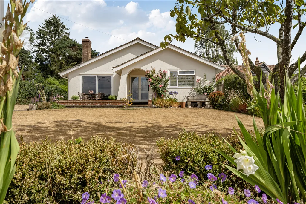 2 bed house for sale, Pecks Lane, Edgefield