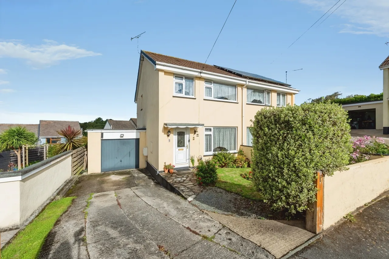 3 bed house for sale, Eglos Parc, Wadebridge, PL27