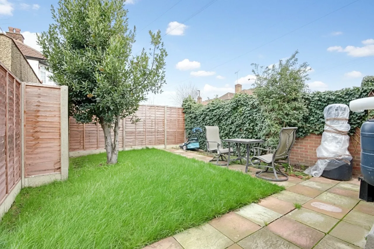 Broadoak Avenue, Enfield, photo 4