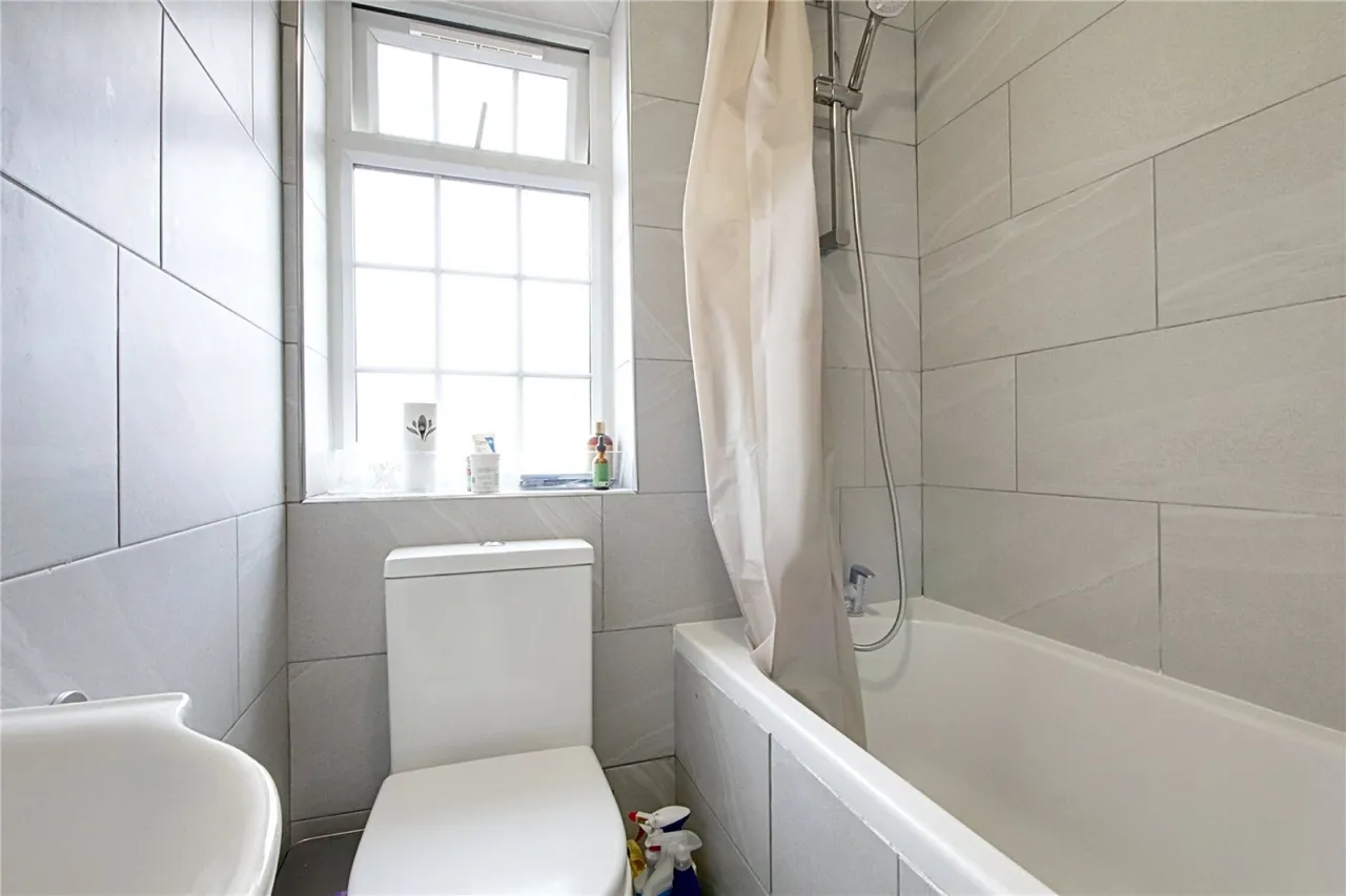 Broadoak Avenue, Enfield, photo 13