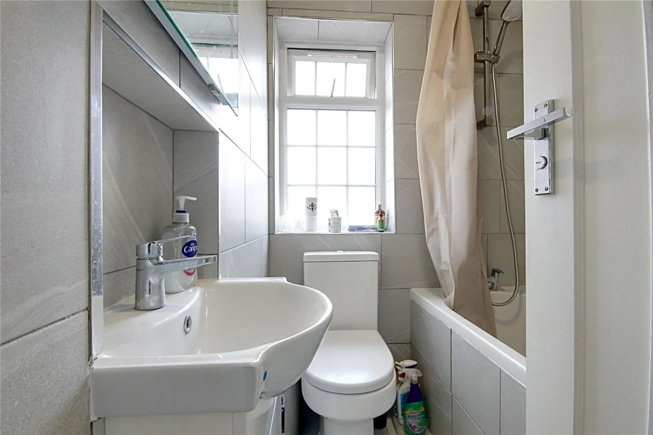 Broadoak Avenue, Enfield, photo 14