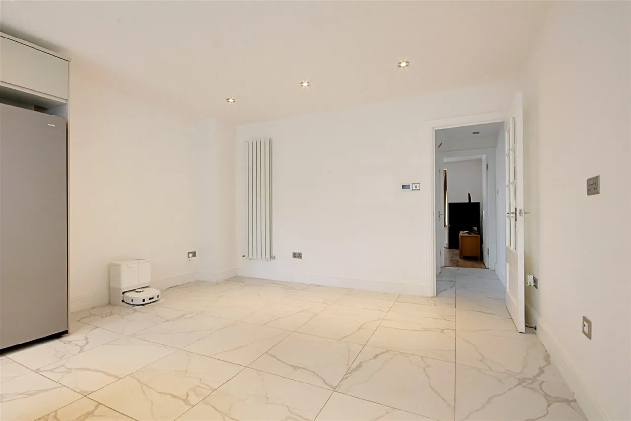 Broadoak Avenue, Enfield, photo 10