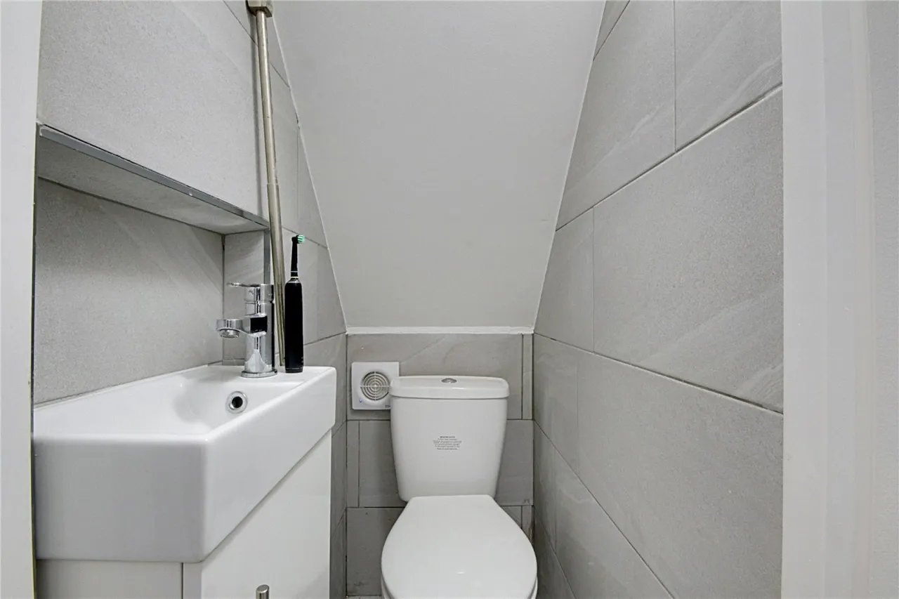 Broadoak Avenue, Enfield, photo 6