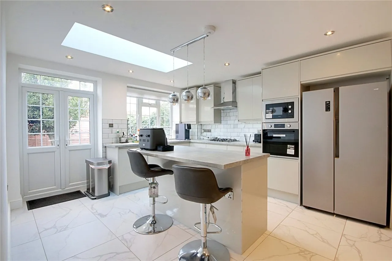 Broadoak Avenue, Enfield, photo 8