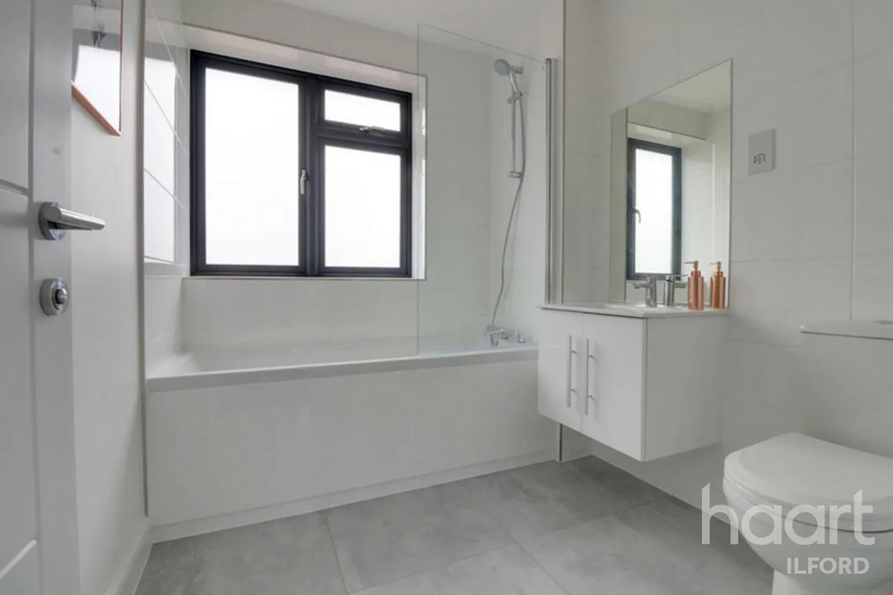 Dunspring Lane, IG5, photo 6