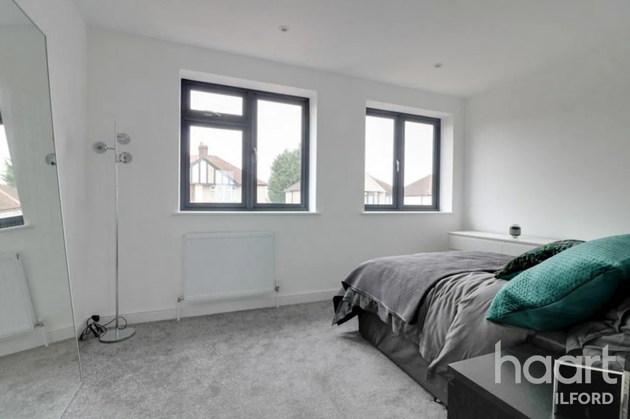 Dunspring Lane, IG5, photo 5
