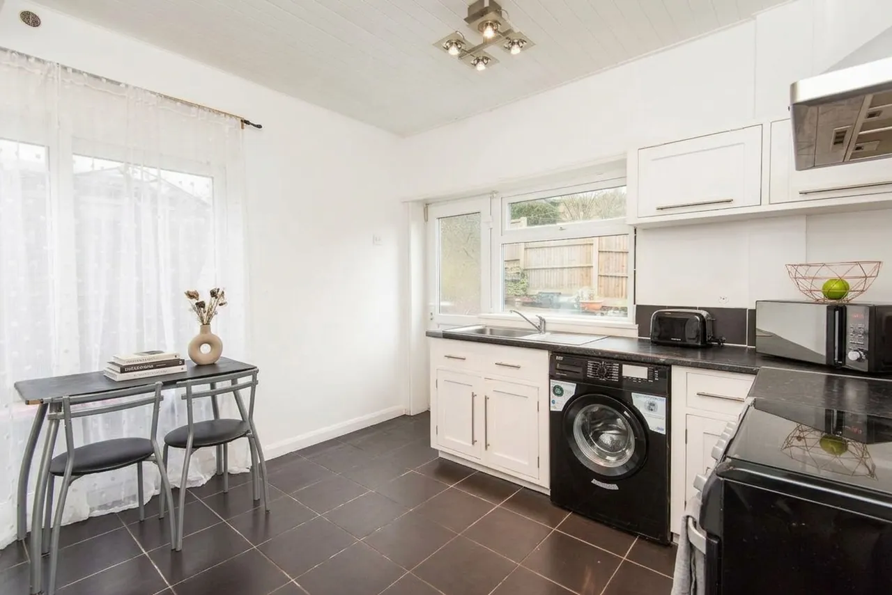 Prospect Road, Old Whittington, S41, photo 6