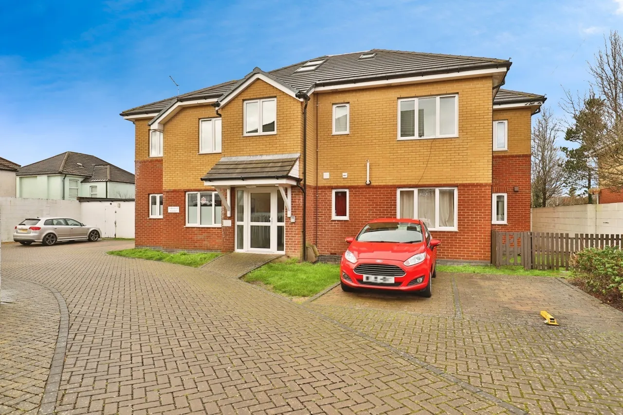 Avon Close, Bournemouth, BH8, photo 18