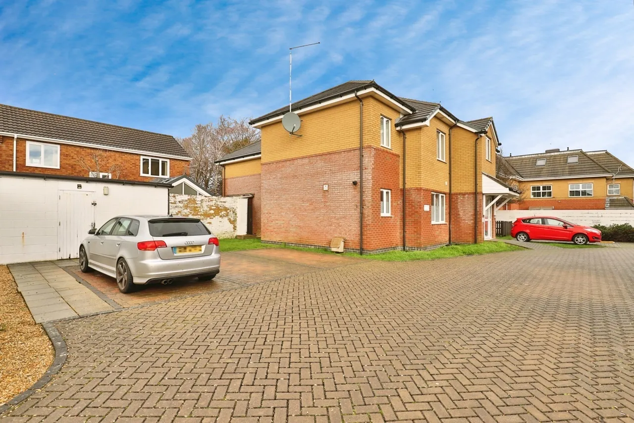 Avon Close, Bournemouth, BH8, photo 16