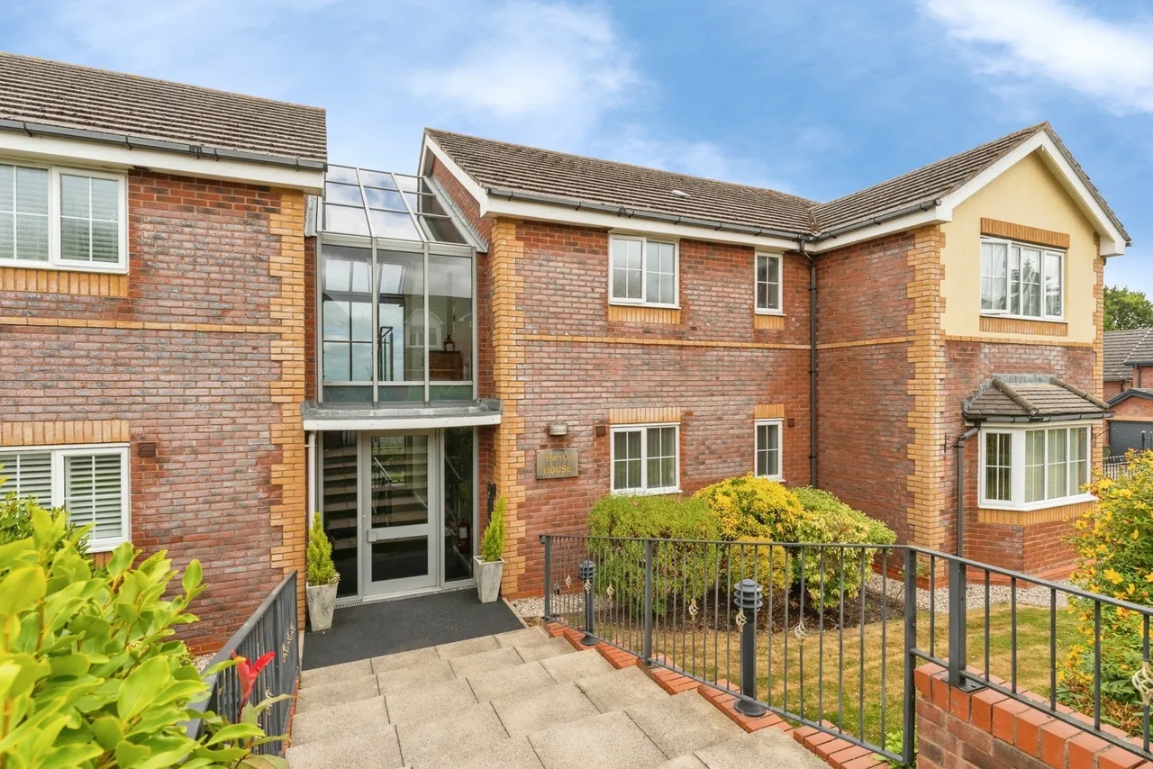 2 bed flat for sale, Llys Y Graig, Bryn-y-Baal, CH7