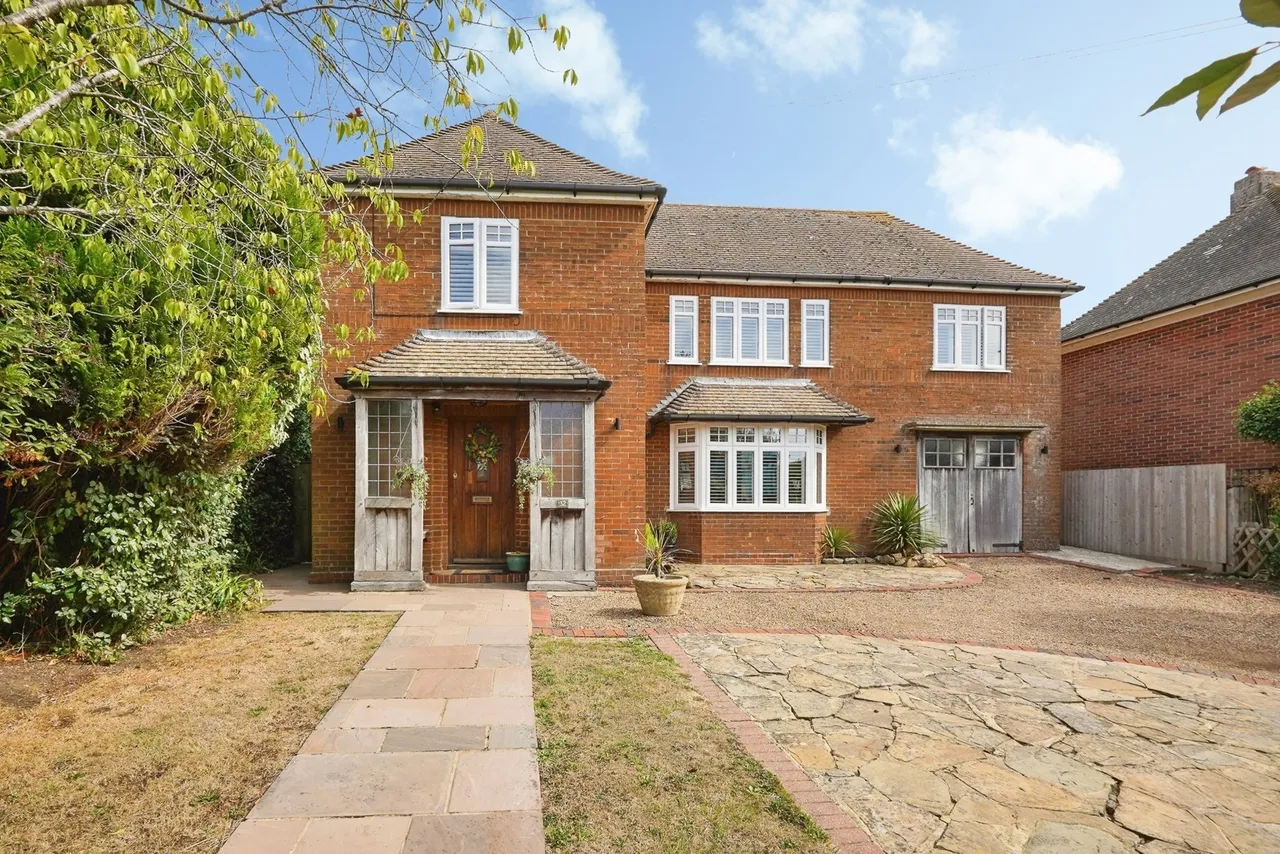 4 bed house for sale — Cherry Garden Lane, Folkestone, Kent, CT19