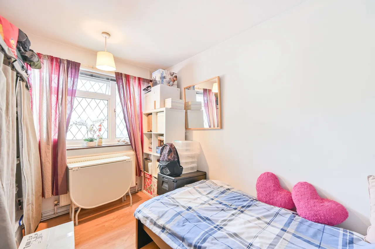 11 Park Court, Wembley, photo 5